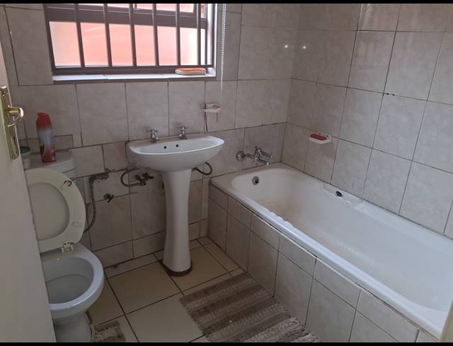 3 BEDROOM FREESTANDING FOR SALE IN VOSLOORUS EXT 3